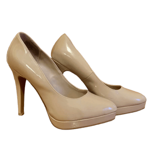 Elle Patent Pumps