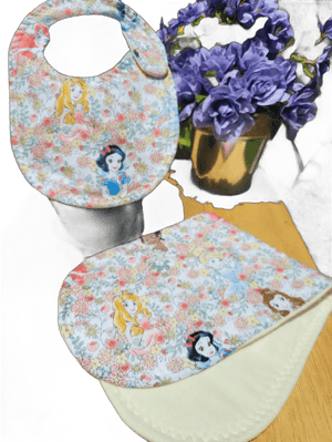 Newborn Baby  Bib and Burp Cloth Set Disney Princess Snow White